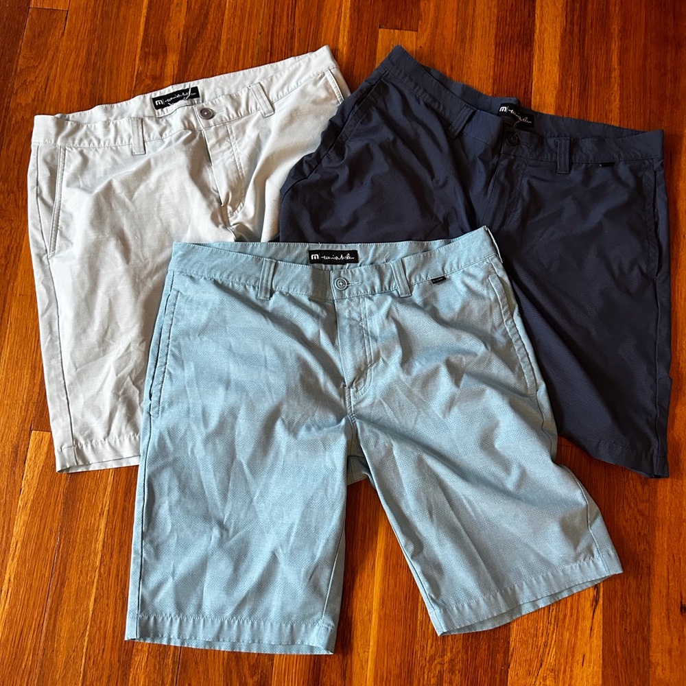 Travis Mathew Blue Flat Front Shorts Lightweight Athletic Style